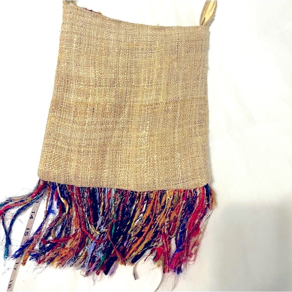 Hemp crossbody handbag with rainbow colored décor and fringed bottom - Picture 4 of 9
